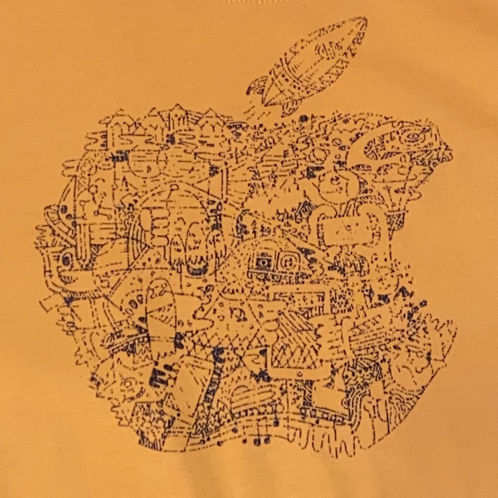 Classic Apple logo T-shirt. Size M 20 1/2 26